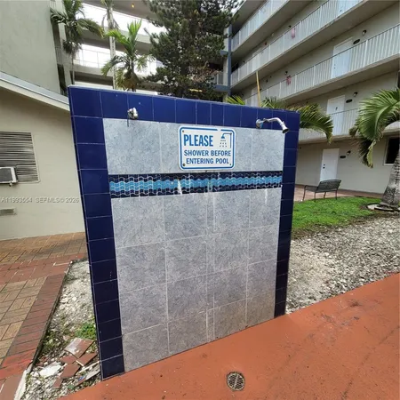$2,175 | 10090 Northwest 80th Court, Unit 1202, Hialeah Gardens, FL 33016