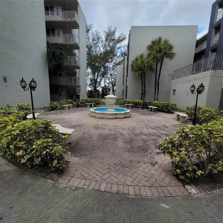 $2,185 | 10090 Northwest 80th Court, Unit 1202, Hialeah Gardens, FL 33016
