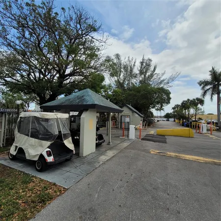 $2,175 | 10090 Northwest 80th Court, Unit 1202, Hialeah Gardens, FL 33016