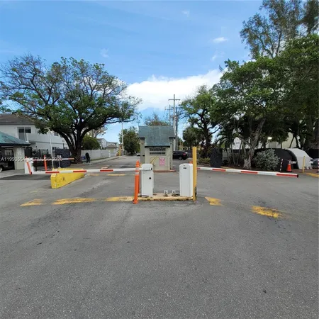 $2,175 | 10090 Northwest 80th Court, Unit 1202, Hialeah Gardens, FL 33016