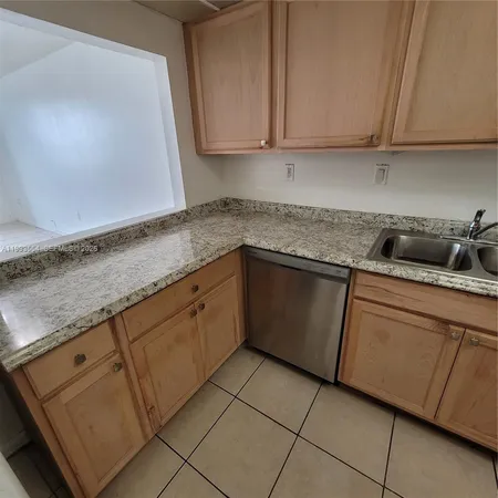 $2,175 | 10090 Northwest 80th Court, Unit 1202, Hialeah Gardens, FL 33016