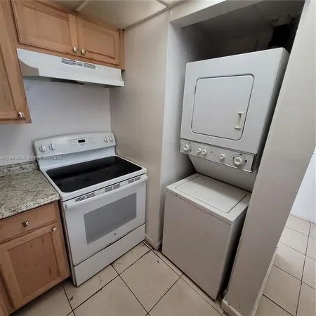 $2,175 | 10090 Northwest 80th Court, Unit 1202, Hialeah Gardens, FL 33016