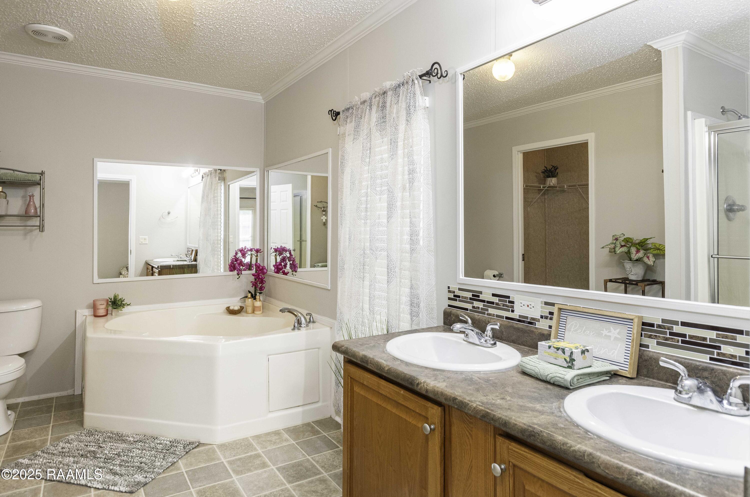 364 Winn Road Sunset, LA 70584 - Photo 25 of 34 Master Bath 1 (4)