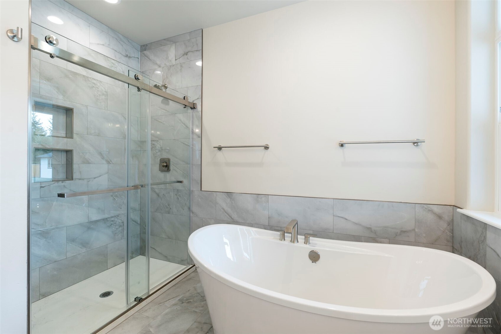 841 Barbara Lane, Unit SW Centralia, WA 98531 - Photo 12 of 28 a white bath tub sitting next to a shower