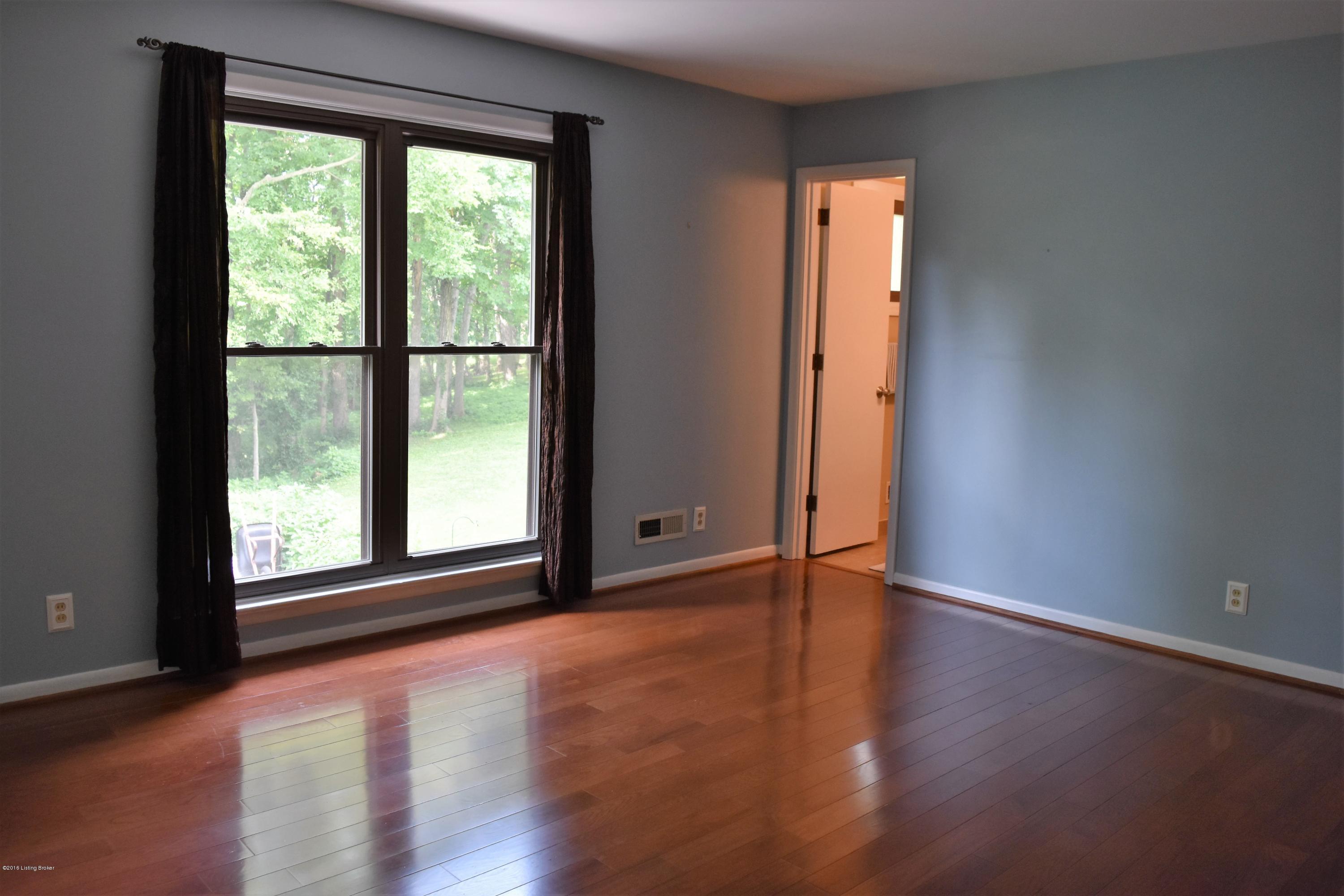 2716 Lamont Road Louisville, KY 40205 - Photo 15 of 46 DSC_1024