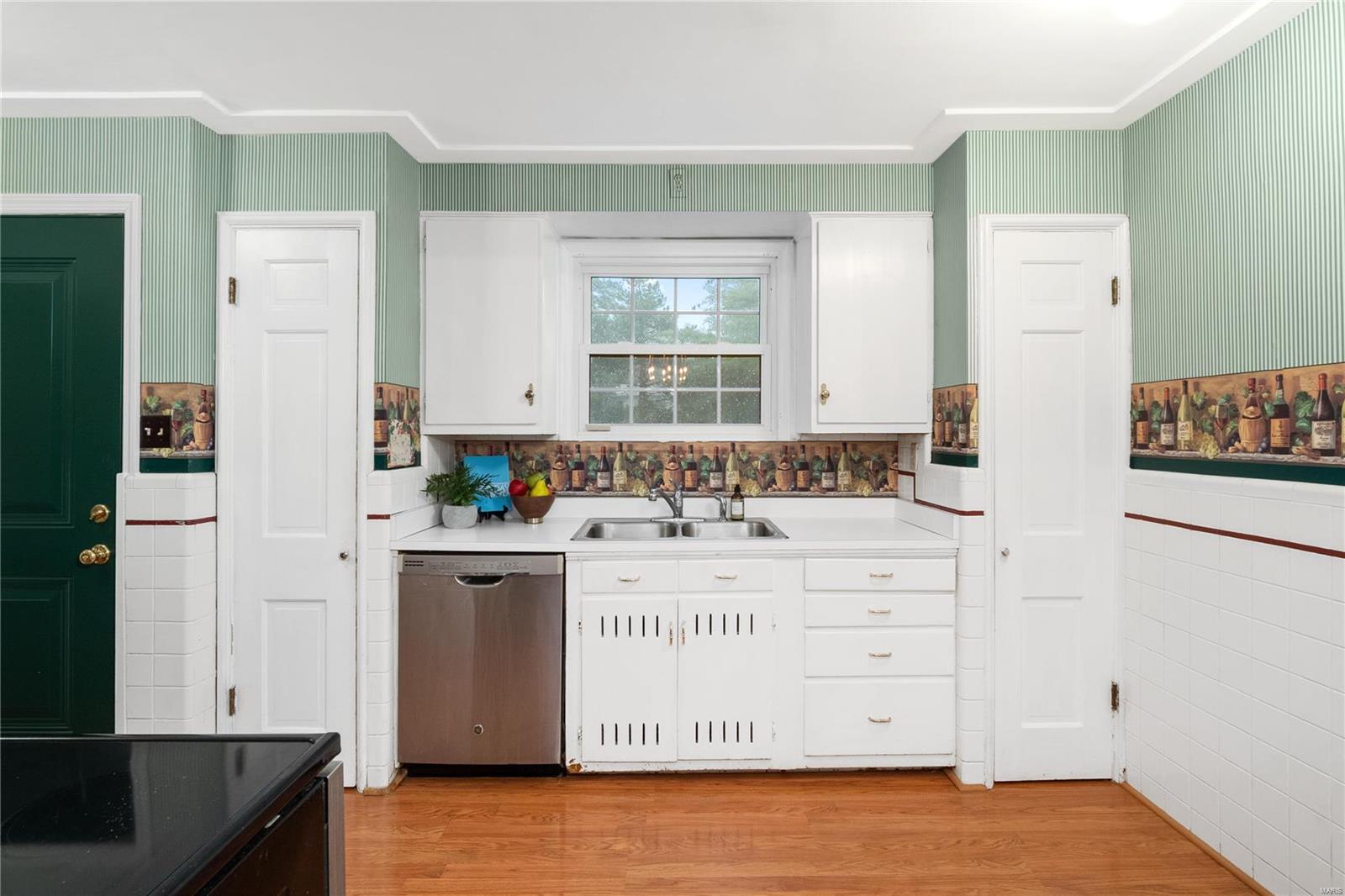 32 West Old Watson Road Webster Groves, MO 63119 - Photo 8 of 19 Gallery Image 8