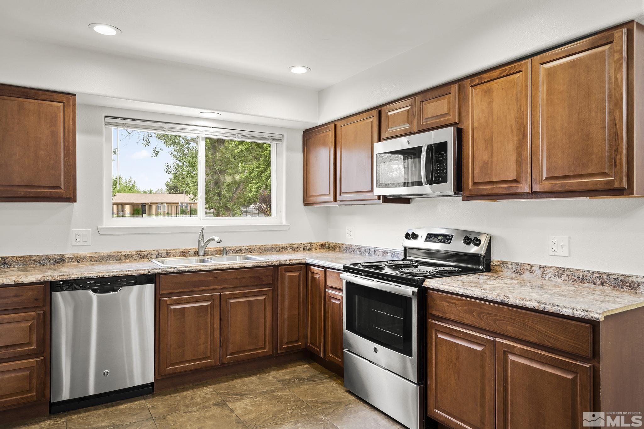 209 Smithridge Park Reno, NV 89502 - Photo 7 of 16 Photo 7