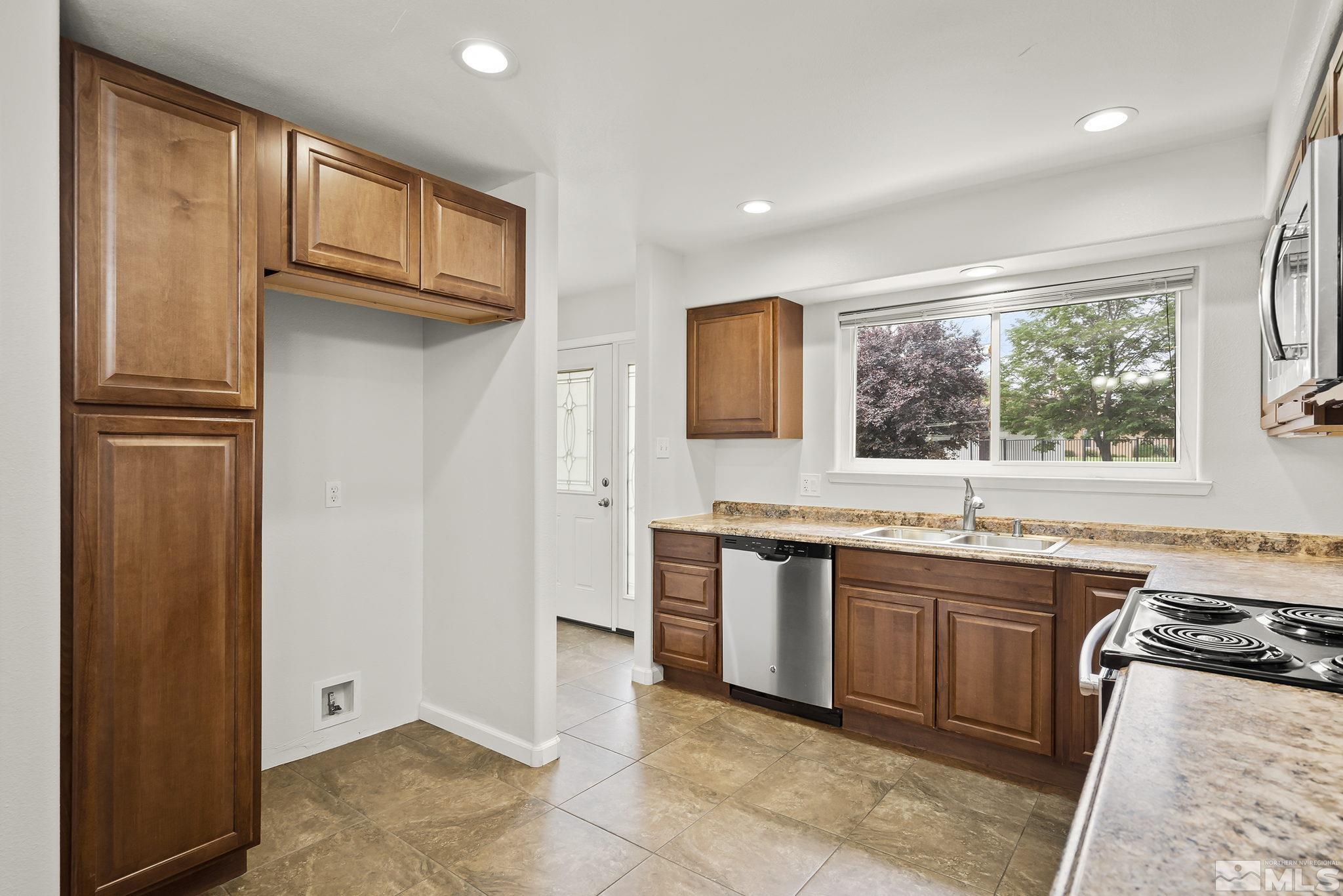 209 Smithridge Park Reno, NV 89502 - Photo 8 of 16 Photo 8