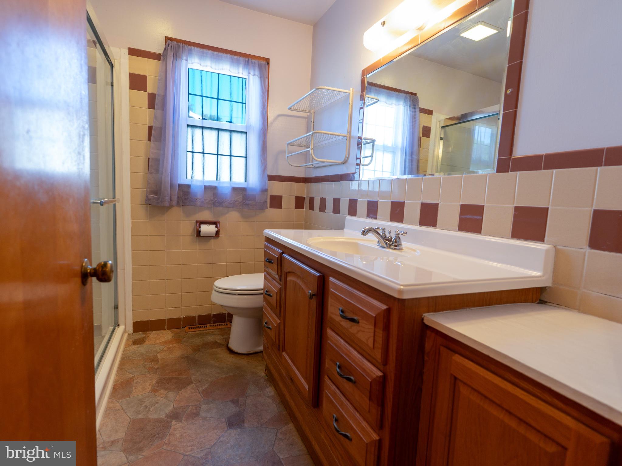 51 Quaker Road Pennsville, NJ 08070 - Photo 23 of 26 Bathroom