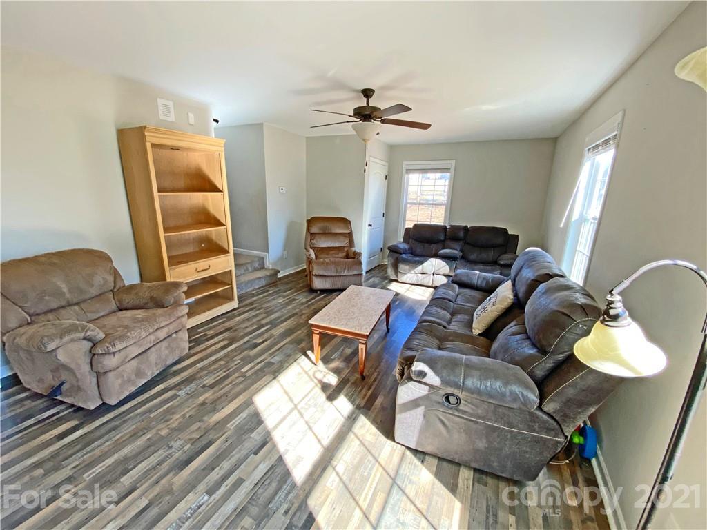1817 St Marks Church Road Crouse, NC 28033 - Photo 15 of 35 a living room with furniture