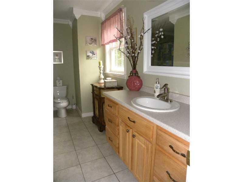 326 Bowdoinham Road Sabattus, ME 04280 - Photo 23 of 31 Master Bath/Spa.