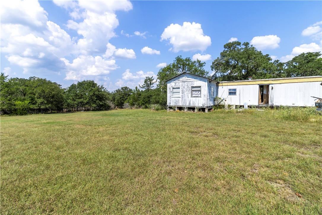 109 Mohawk Trail Somerville, TX 77879 - Photo 6 of 12 View of green lawn