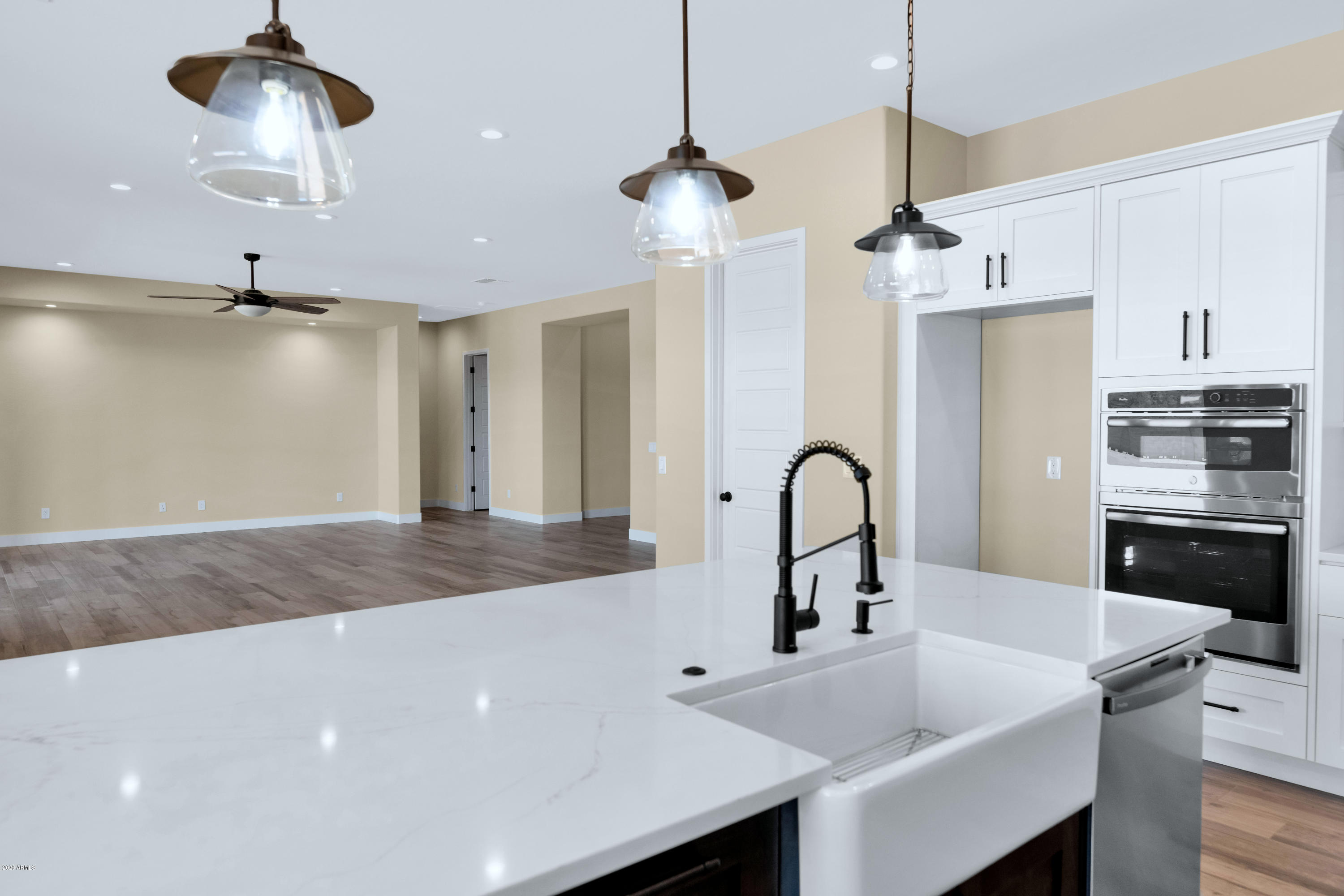525 West Cloud Road Phoenix, AZ 85086 - Photo 9 of 28 _TOD9596