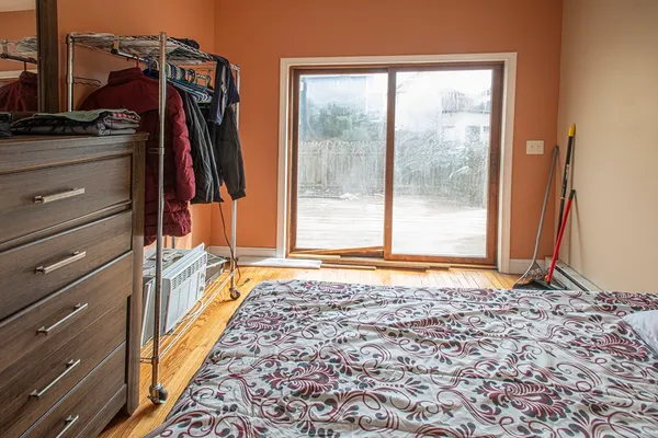 a view of a walk in closet