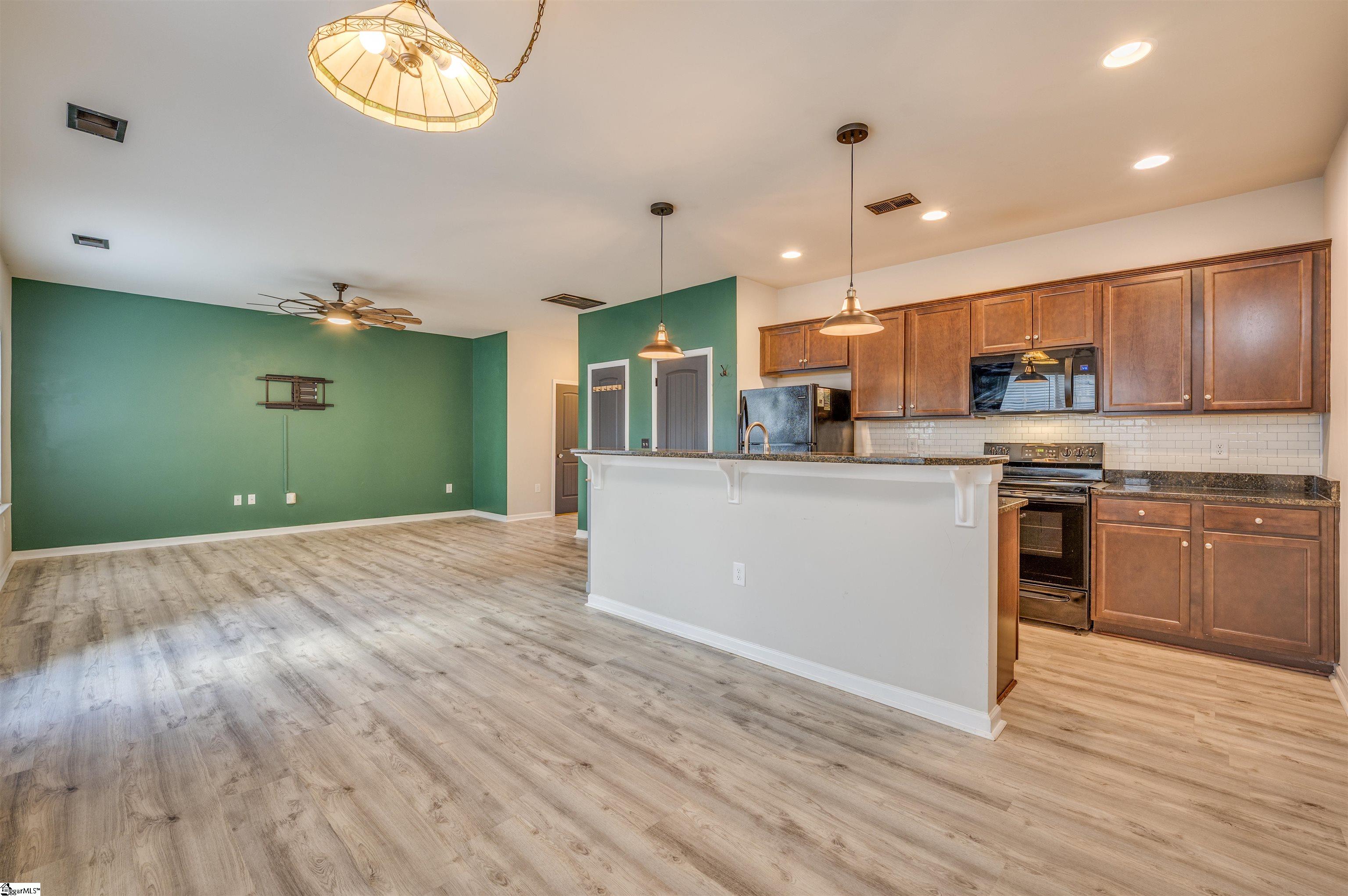 309 Grant Street Easley, SC 29640 - Photo 5 of 21