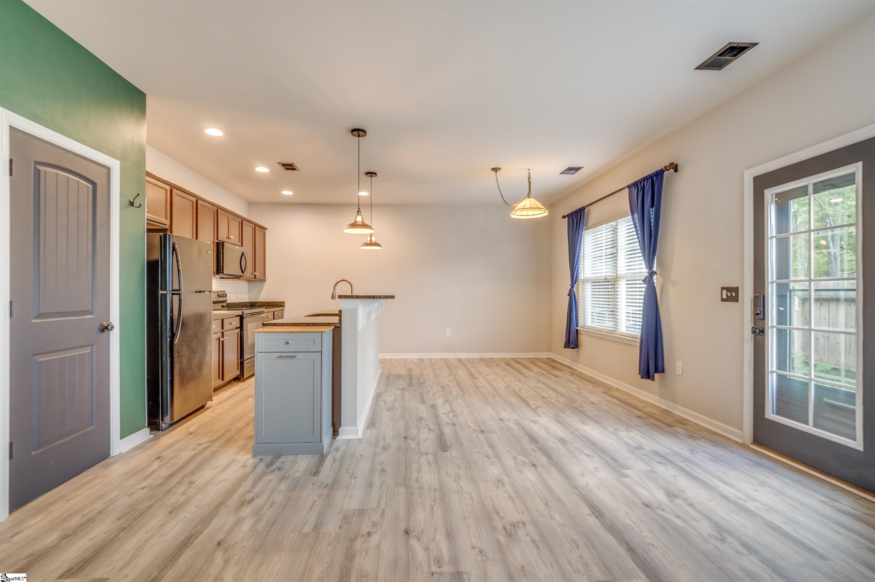 309 Grant Street Easley, SC 29640 - Photo 8 of 21