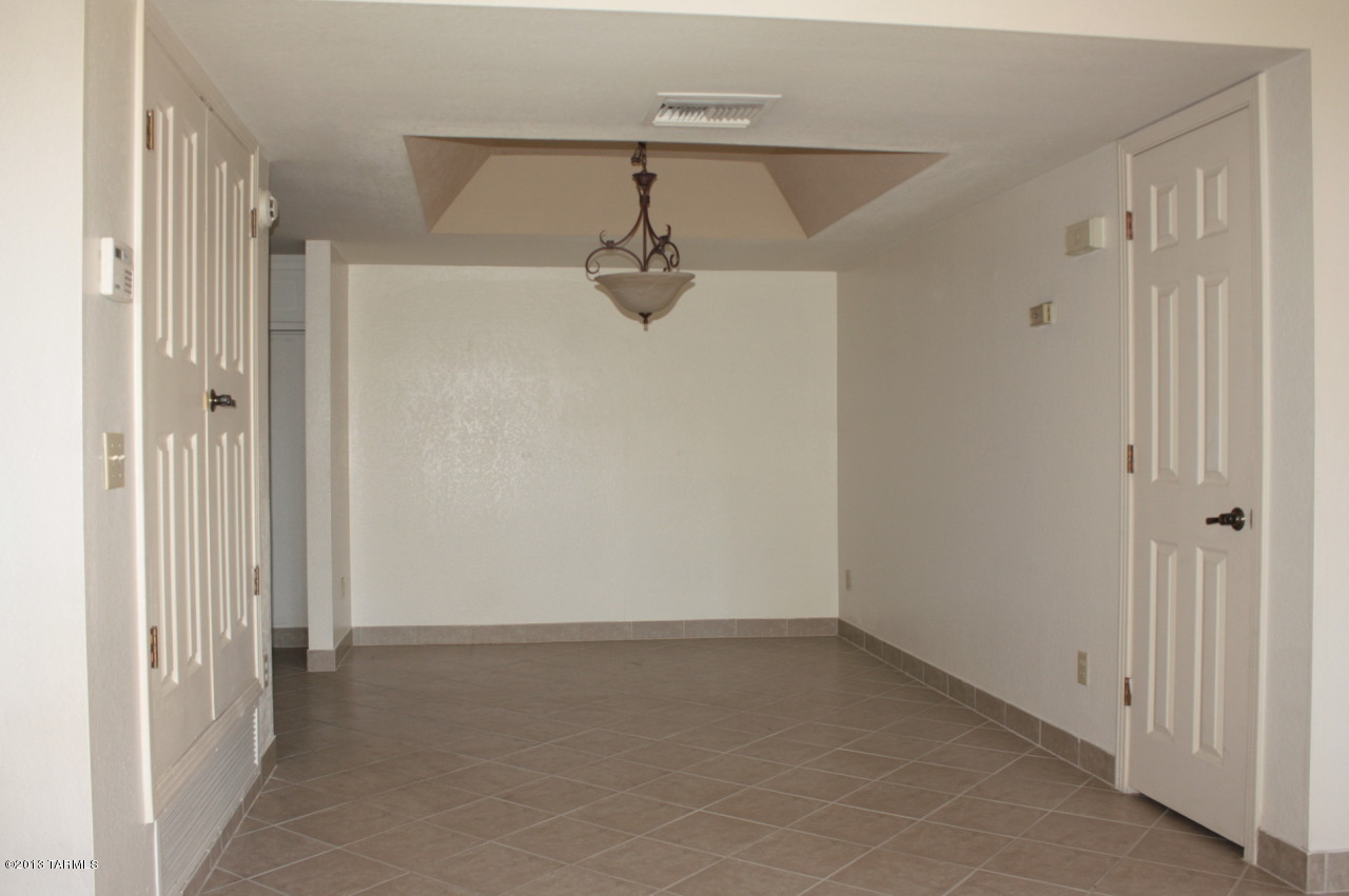 8255 North Oracle Road, Unit 107 Tucson, AZ 85704 - Photo 3 of 17