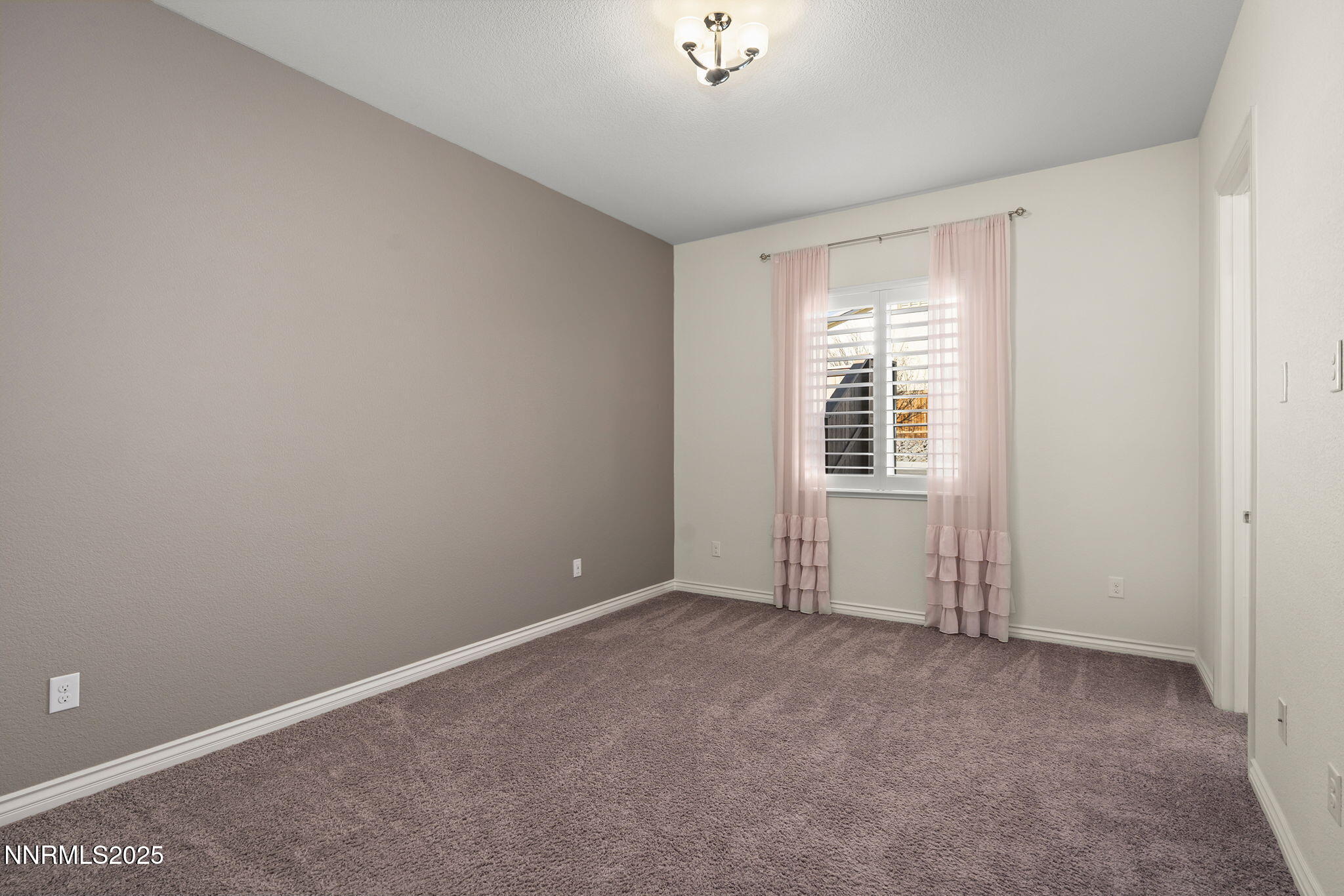 425 Chelmsford Drive Reno, NV 89439 - Photo 22 of 37 26-web-or-mls-_DSC9634