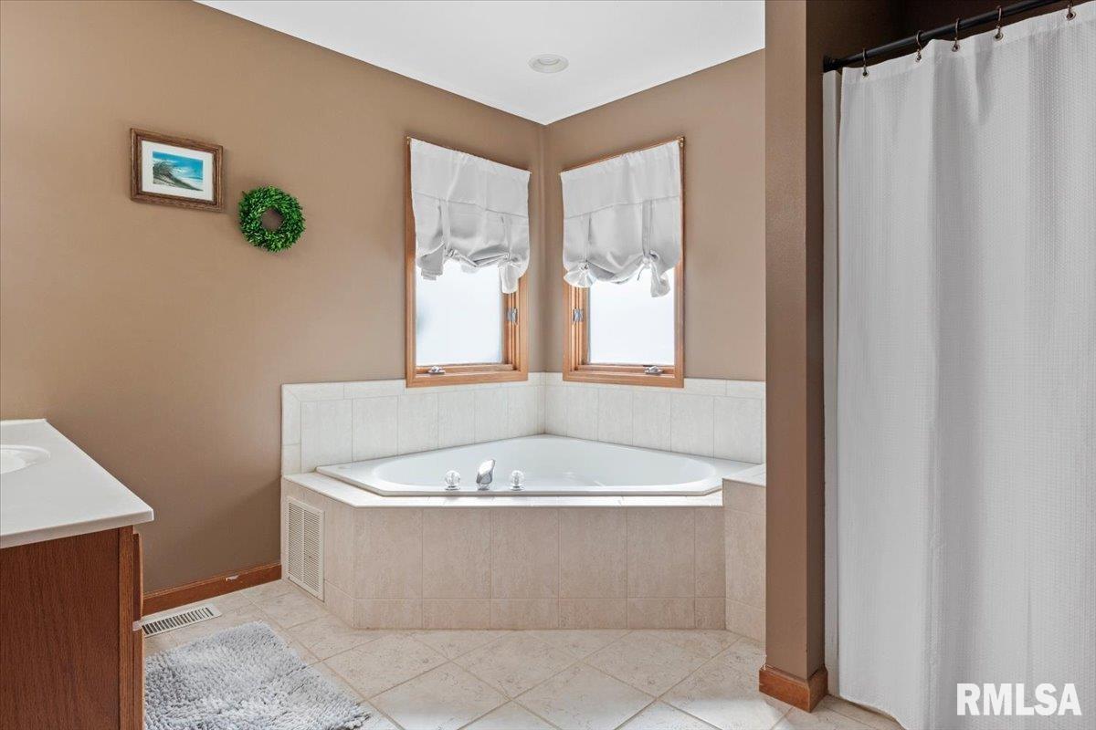 14 Spring Street Riverton, IL 62561 - Photo 17 of 36 Gallery Image 17