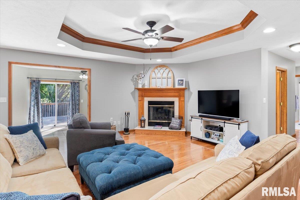 14 Spring Street Riverton, IL 62561 - Photo 2 of 36 Gallery Image 2