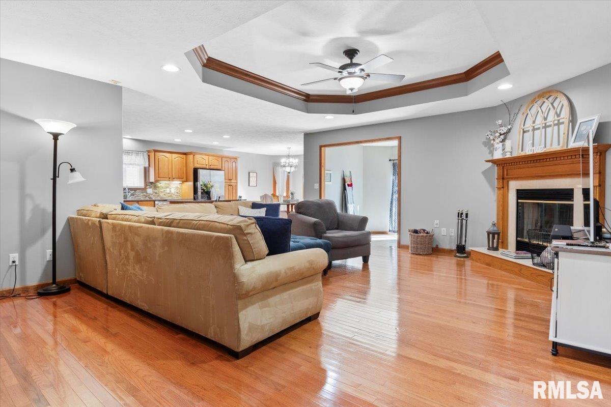 14 Spring Street Riverton, IL 62561 - Photo 3 of 36 Gallery Image 3