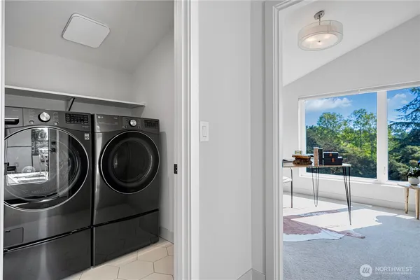 $1,794,000 | 7107 Aurora Avenue North, Seattle, WA 98103