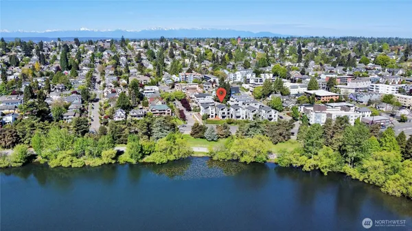 $1,794,000 | 7107 Aurora Avenue North, Seattle, WA 98103