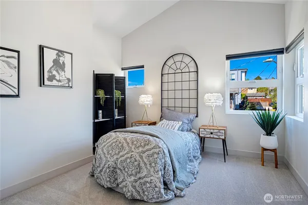 $1,794,000 | 7107 Aurora Avenue North, Seattle, WA 98103