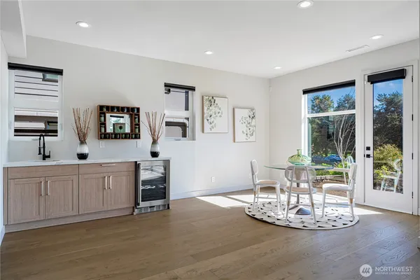 $1,794,000 | 7107 Aurora Avenue North, Seattle, WA 98103