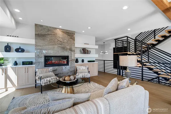 $1,794,000 | 7107 Aurora Avenue North, Seattle, WA 98103