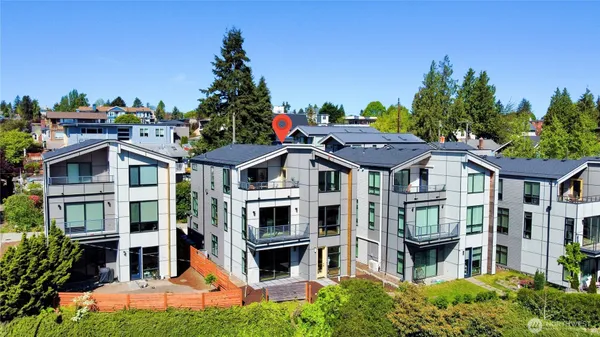 $1,794,000 | 7107 Aurora Avenue North, Seattle, WA 98103