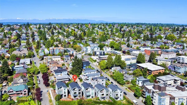 $1,794,000 | 7107 Aurora Avenue North, Seattle, WA 98103