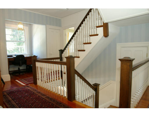 38 Glen Road Winchester, MA 01890 - Photo 5 of 11 Gallery Image 5