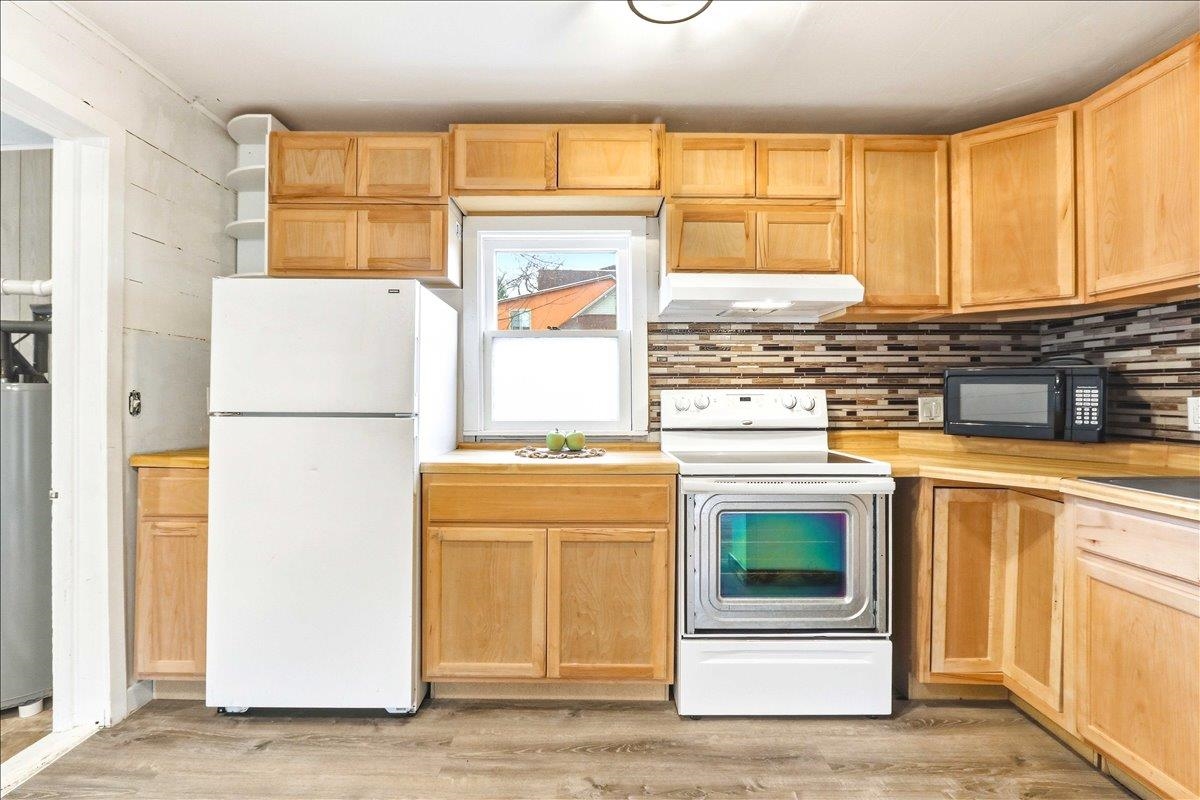 302 Wisconsin Street Wonewoc, WI 53968 - Photo 11 of 39