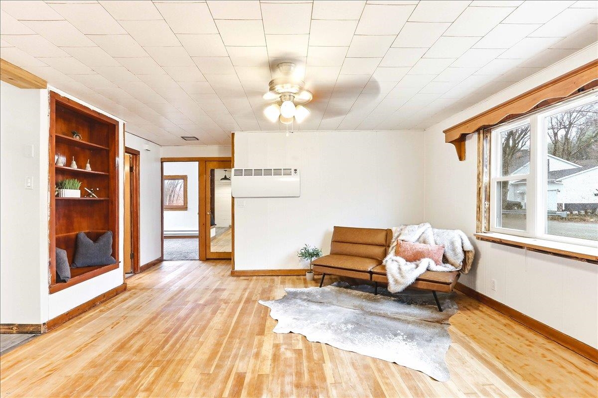 302 Wisconsin Street Wonewoc, WI 53968 - Photo 4 of 39