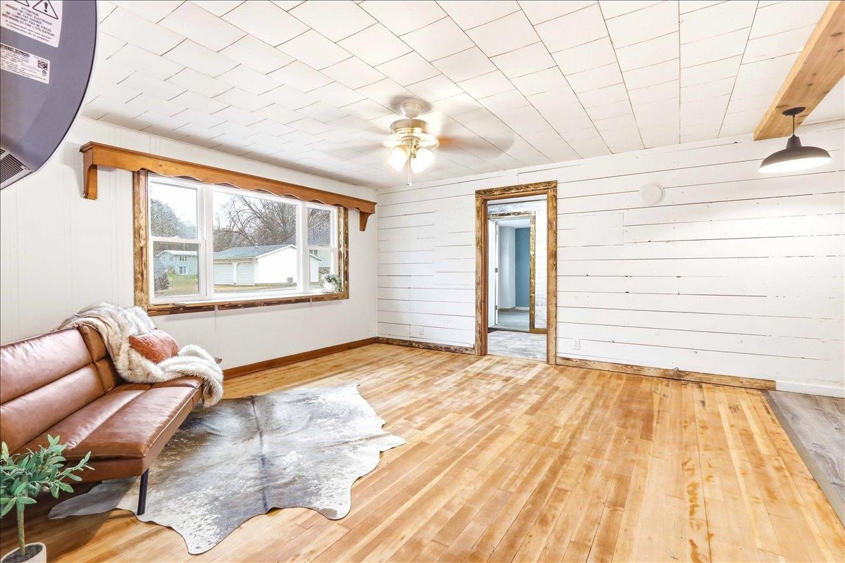 302 Wisconsin Street Wonewoc, WI 53968 - Photo 6 of 39