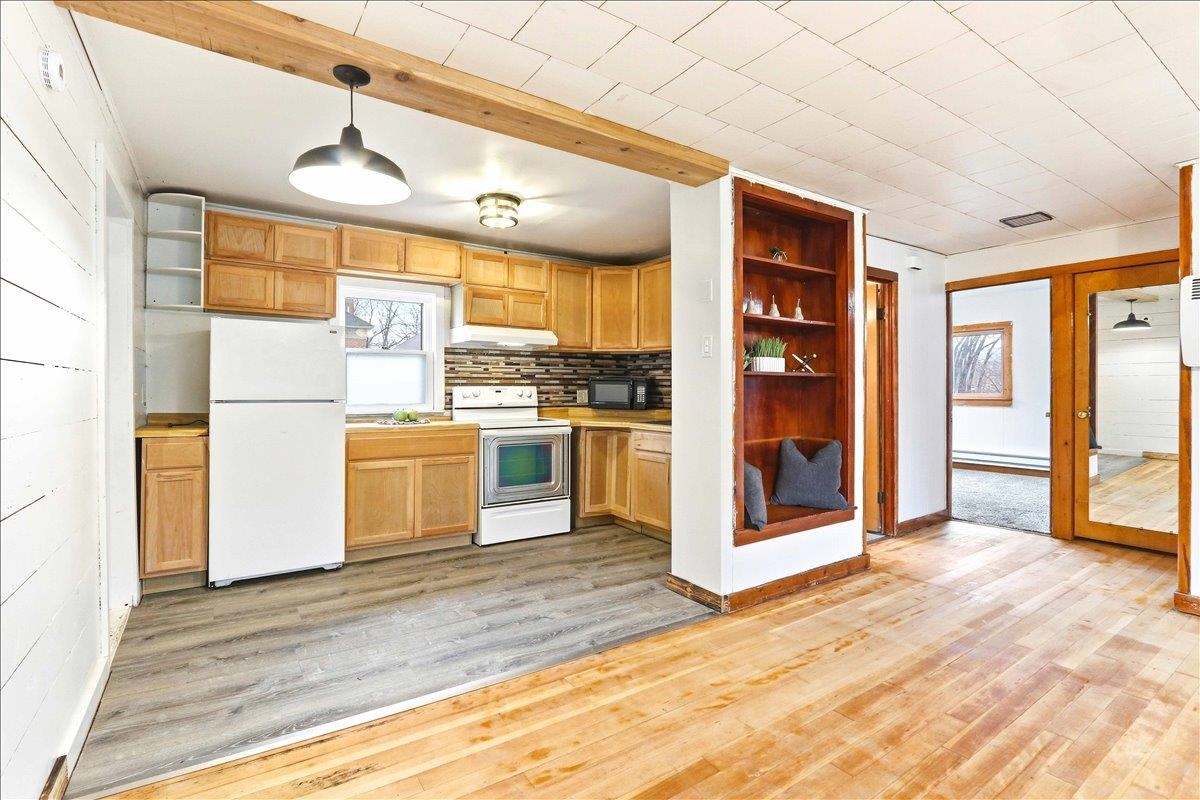 302 Wisconsin Street Wonewoc, WI 53968 - Photo 8 of 39