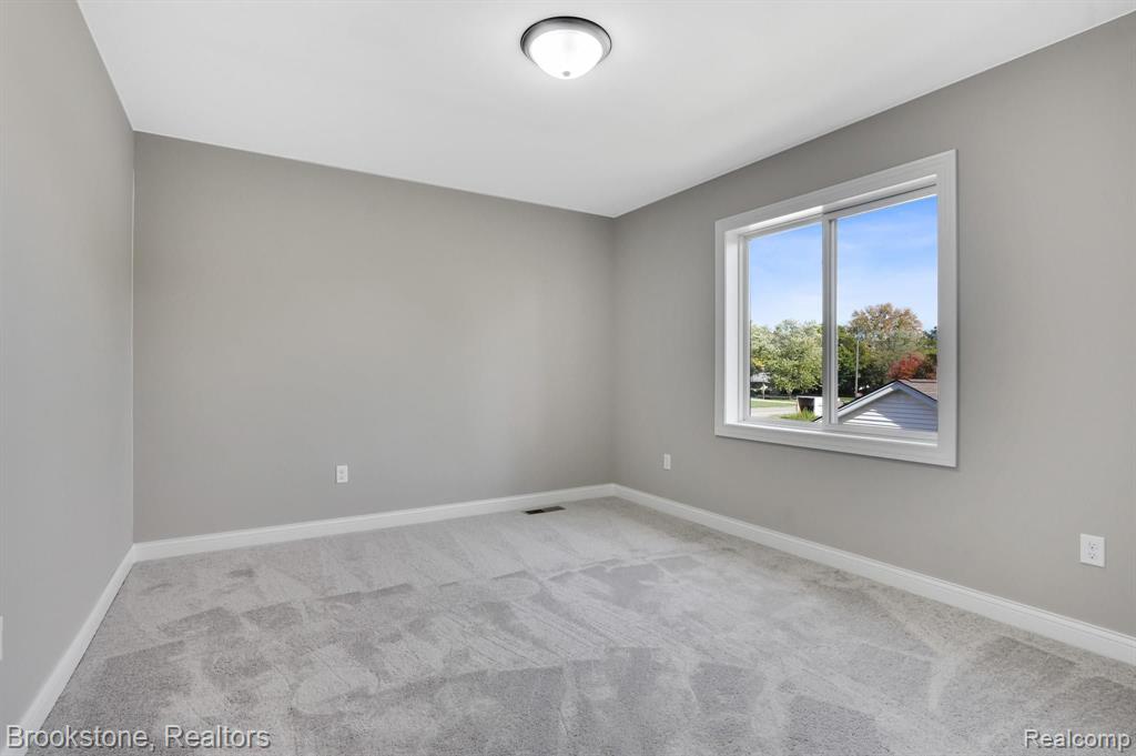 18204 22 Mile Road Macomb, MI 48044 - Photo 24 of 43