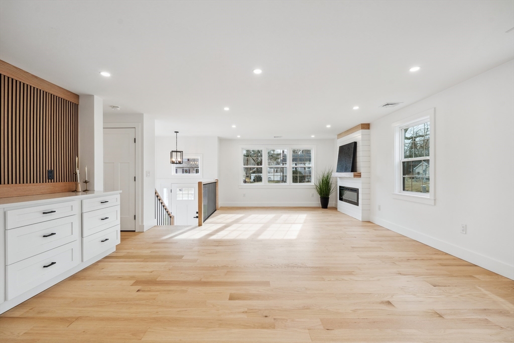 62 Ridge Road Holliston, MA 01746 - Photo 8 of 29 Gallery Image 8