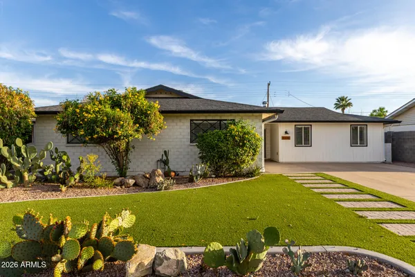 $949,499 | 8335 East Weldon Avenue, Scottsdale, AZ 85251