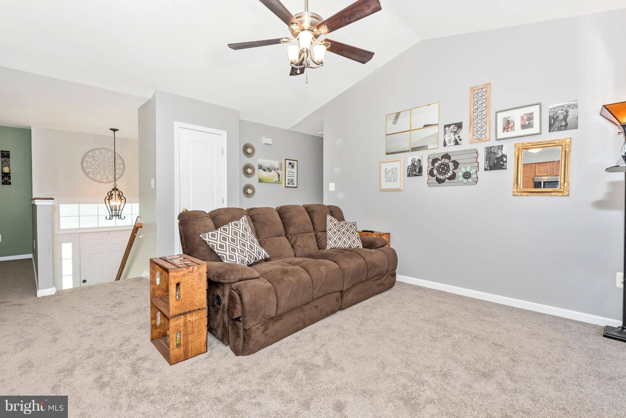 6439 Fulmer Road Frederick, MD 21703 - Photo 11 of 30 Living Room