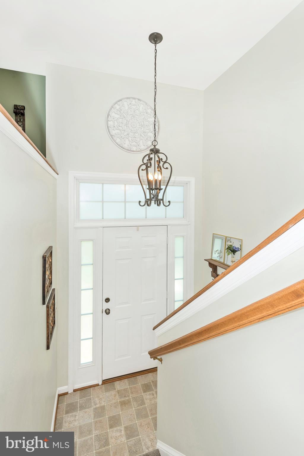 6439 Fulmer Road Frederick, MD 21703 - Photo 3 of 30 Entryway / Foyer