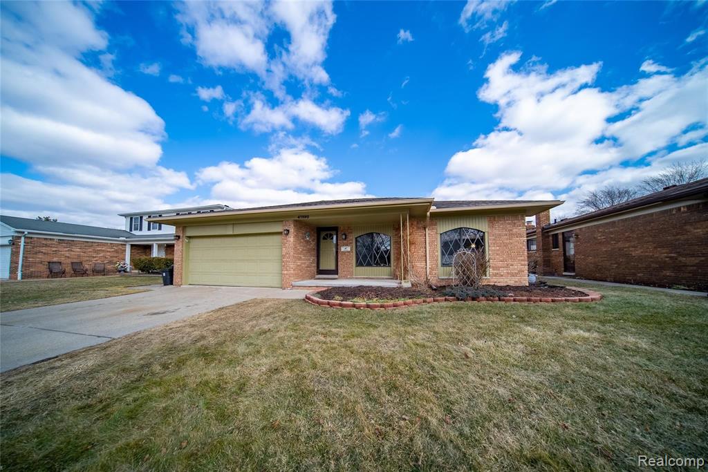 47392 Kathleen Road Macomb, MI 48044 - Photo 3 of 42