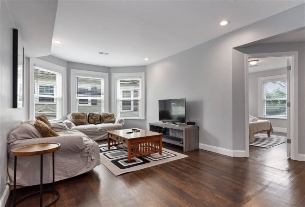 7 Abbotsford Street, Unit 2 Boston, MA 02121 - Photo 4 of 5