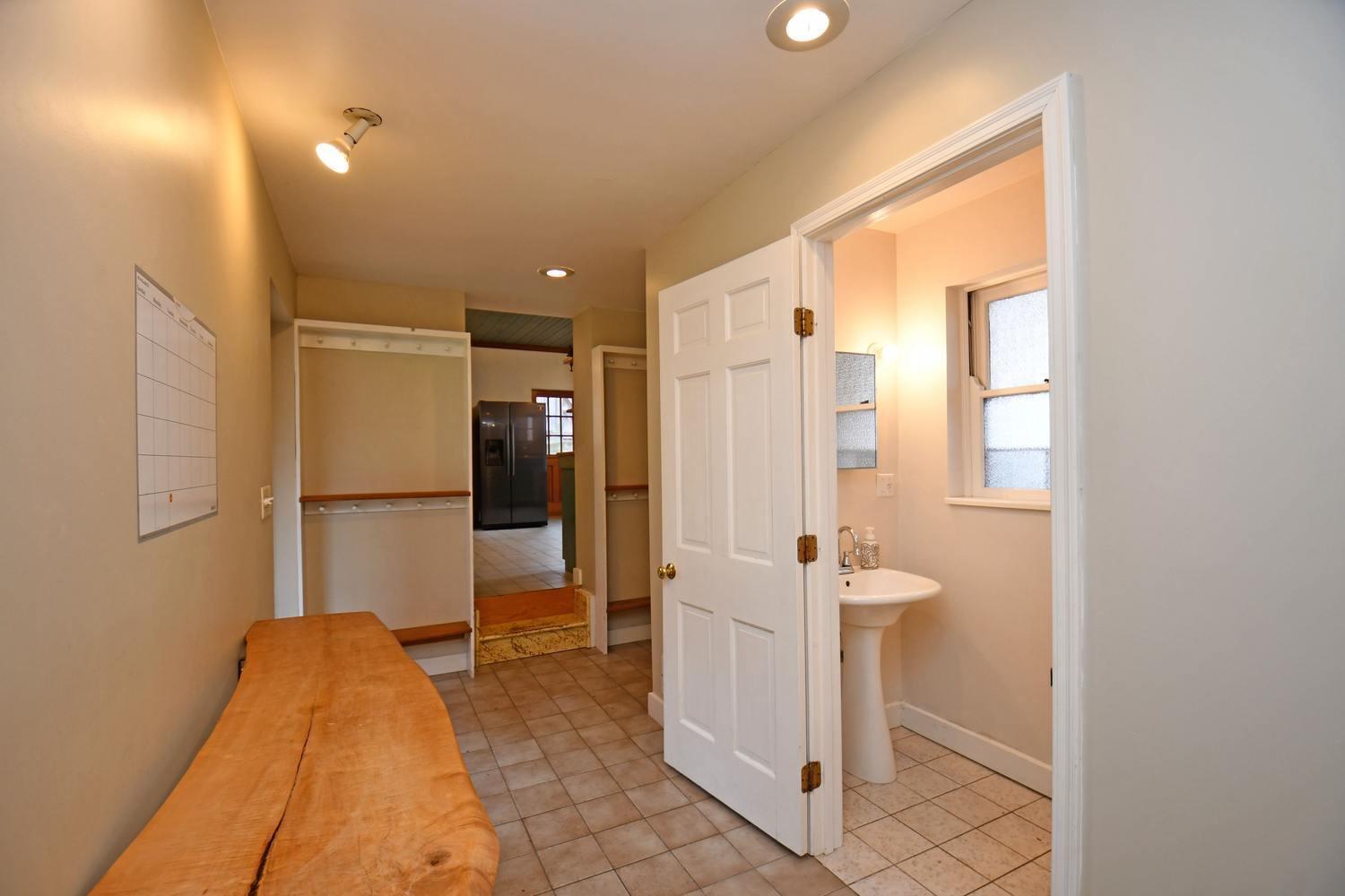 1306 Spring Street Cincinnati, OH 45202 - Photo 17 of 43