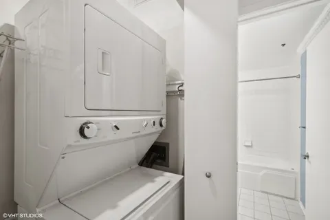 $259,900 | 1801 South Michigan Avenue, Unit 402, Chicago, IL 60616