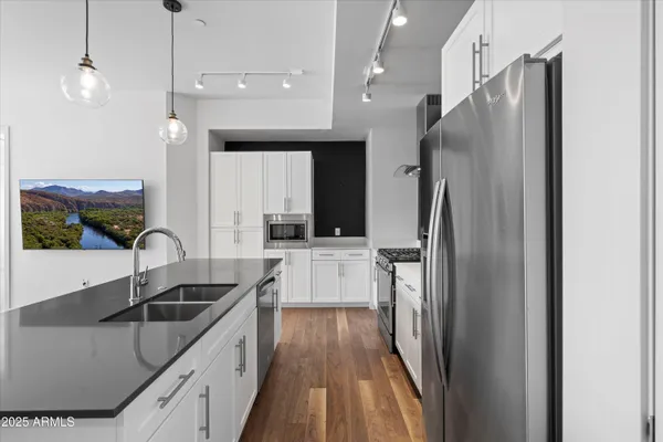 $429,995 | 3131 North Central Avenue, Unit 6002, Phoenix, AZ 85012