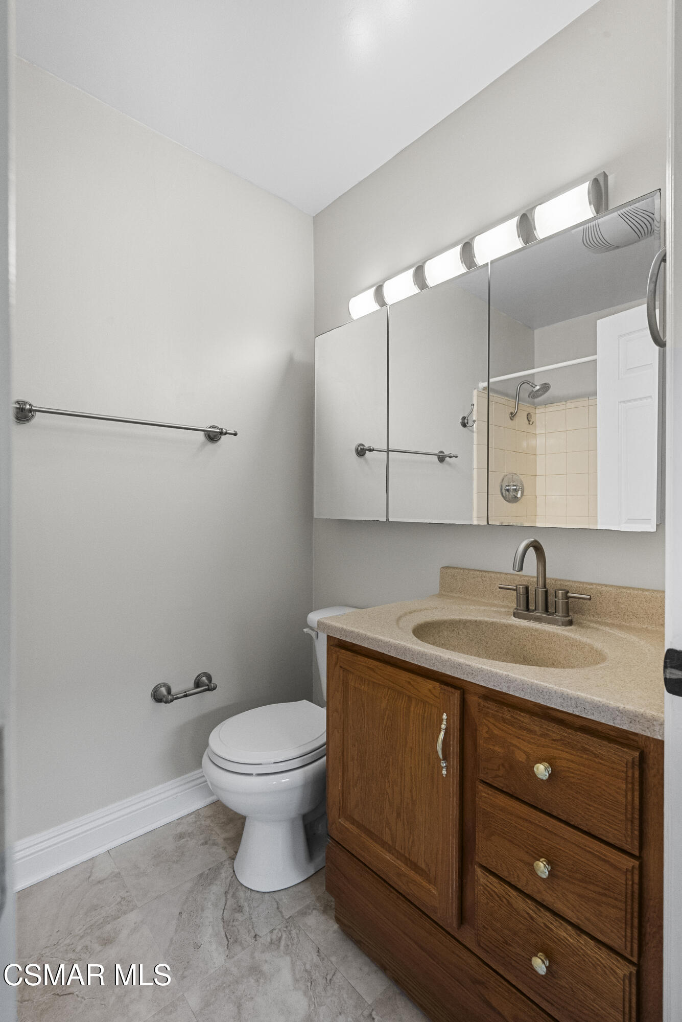 3376 Elmore Street Simi Valley, CA 93063 - Photo 12 of 30 12