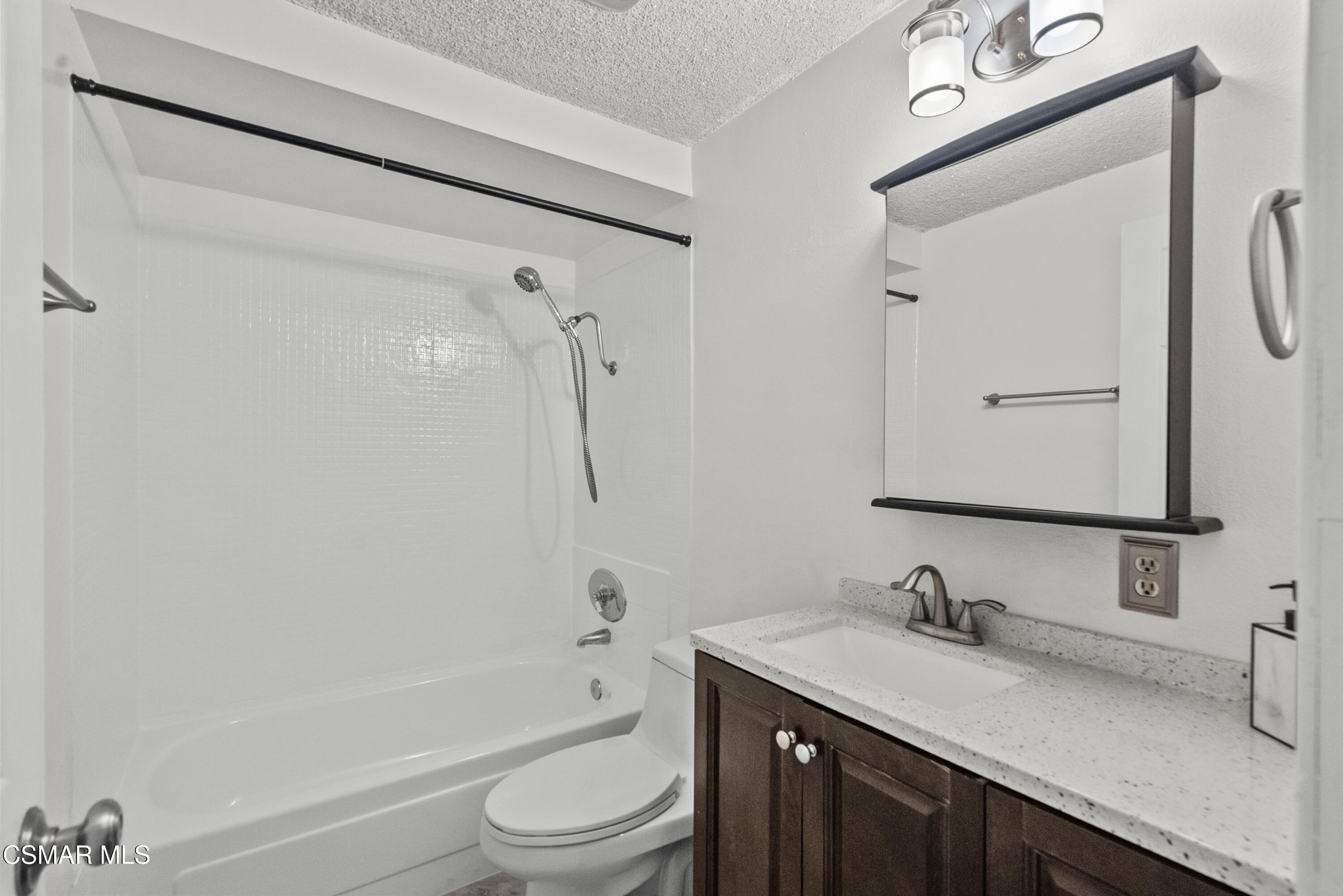 3376 Elmore Street Simi Valley, CA 93063 - Photo 16 of 30 16