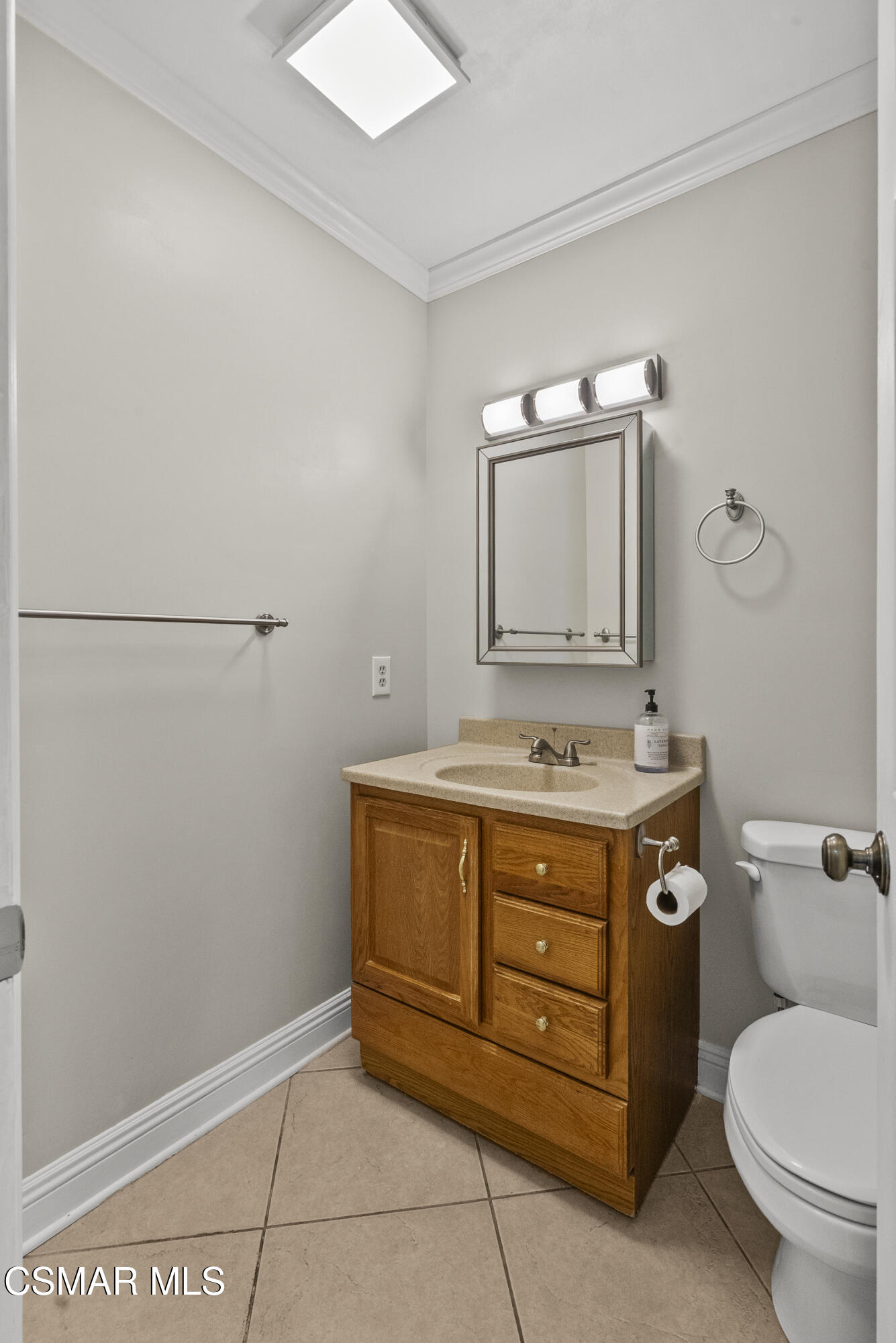 3376 Elmore Street Simi Valley, CA 93063 - Photo 18 of 30 18